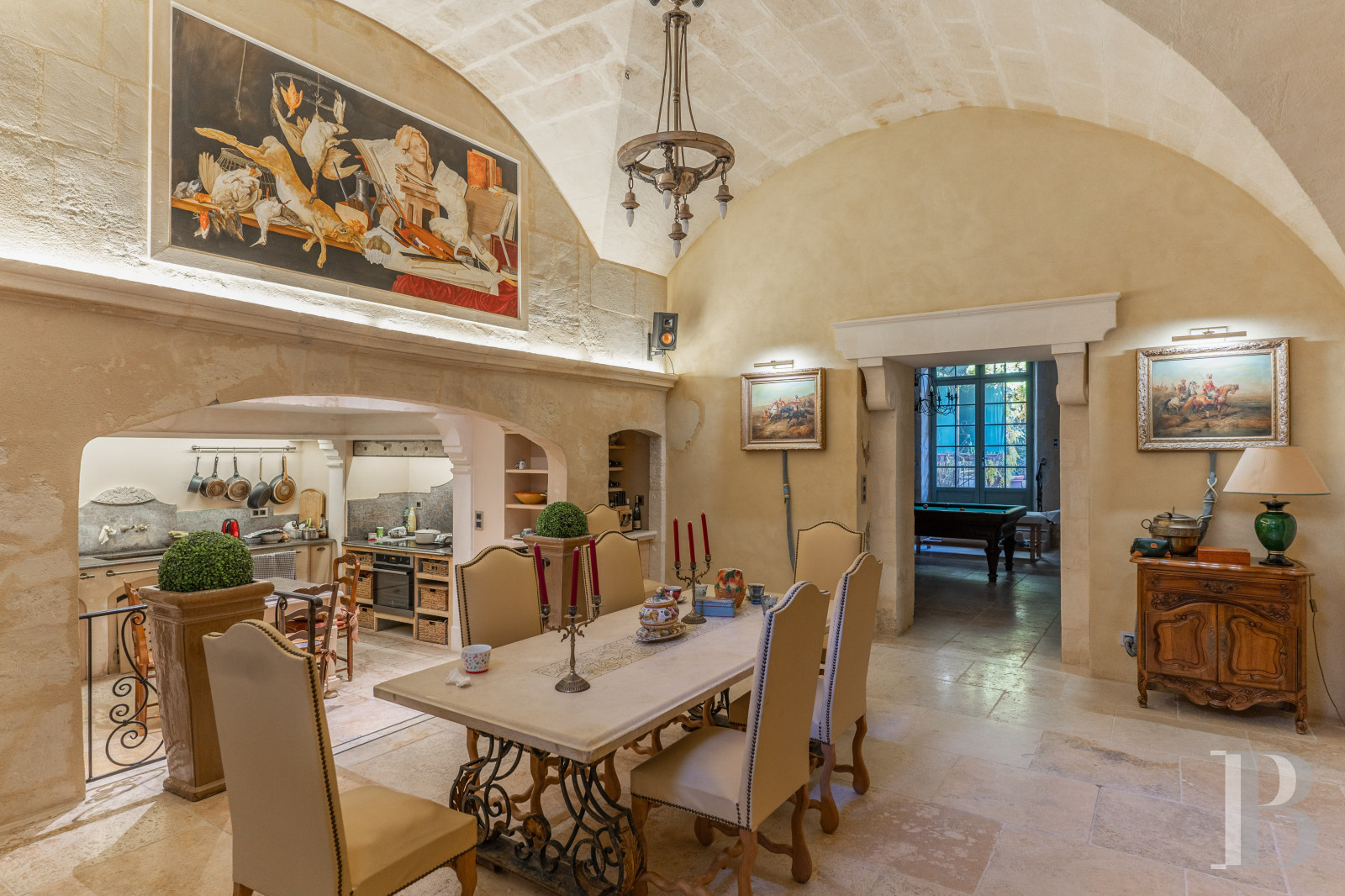 A flat in a private mansion in the Arles Mannerist style in Tarascon, the emblematic city of the Counts of Provence - photo  n°14